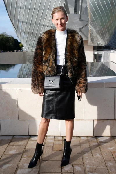 Look 10